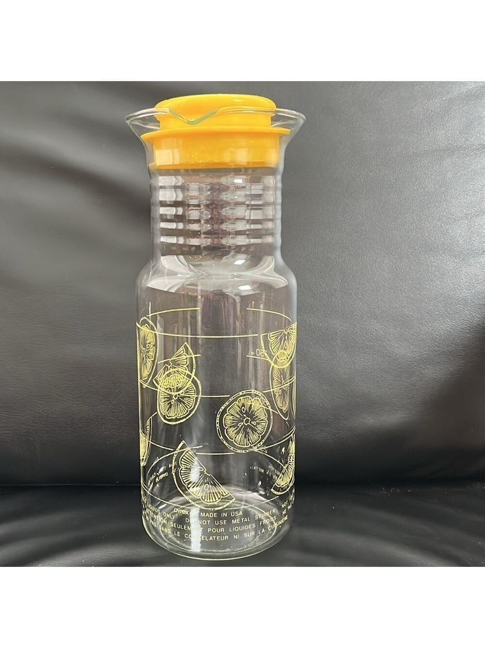 PYREX Vintage Sliced Lemon Glass Juice Carafe Pitcher with Lid 1.5 L Model 7014